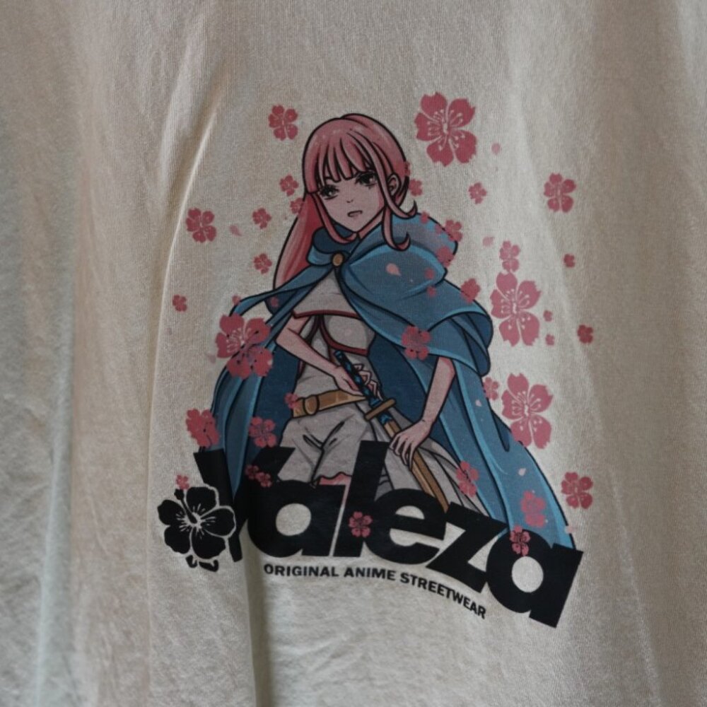 Valeza Anime Sakura Graphic Tee - Picture 2 of 4